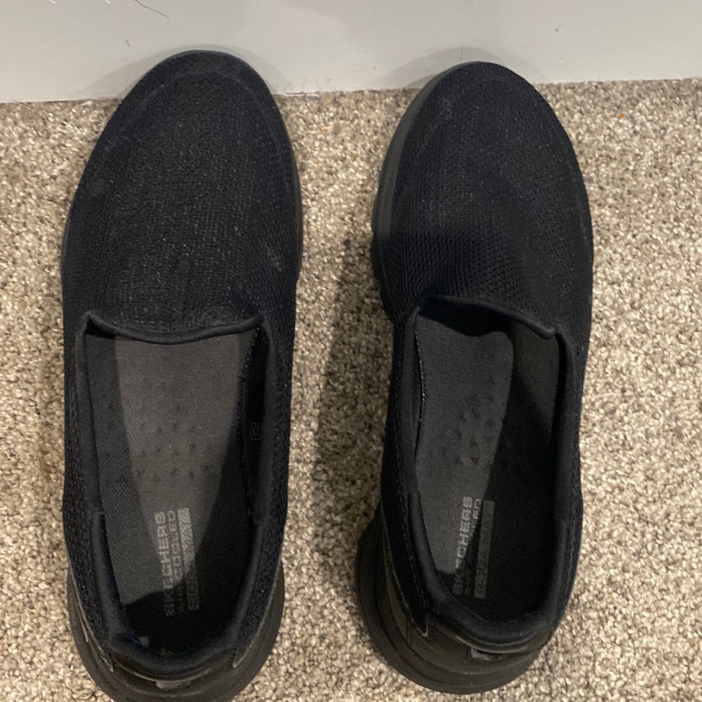 Sketchers GoWalk 5 Black Mesh Comfort Shoes - Size 8.5